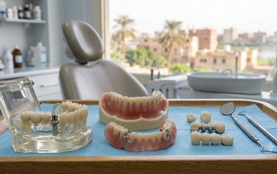 دليل تركيبات الأسنان
