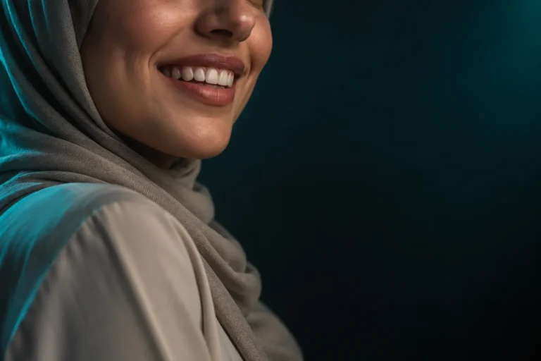 ابتسامة طبيعية توضيحية لمقال تجميل الاسنان بنها في مركز سمايل إن
